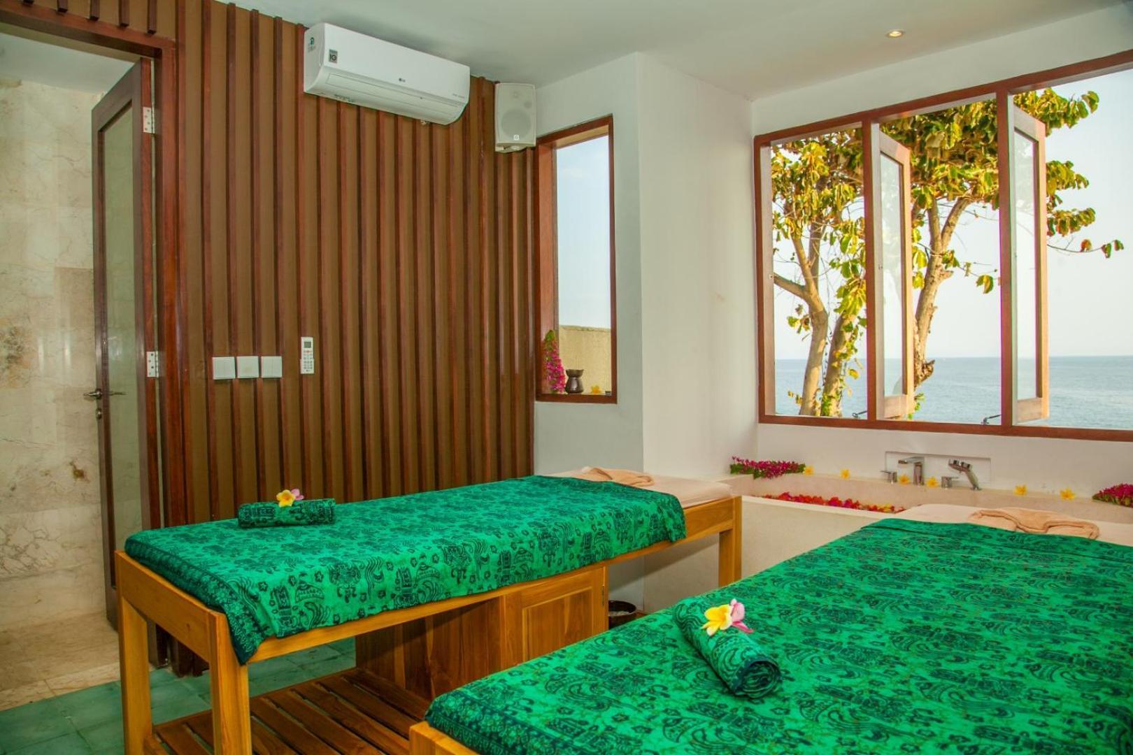 Rajavilla Lombok Resort - Seaside Serenity Senggigi Buitenkant foto
