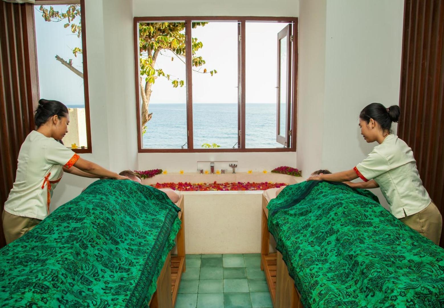 Rajavilla Lombok Resort - Seaside Serenity Senggigi Buitenkant foto