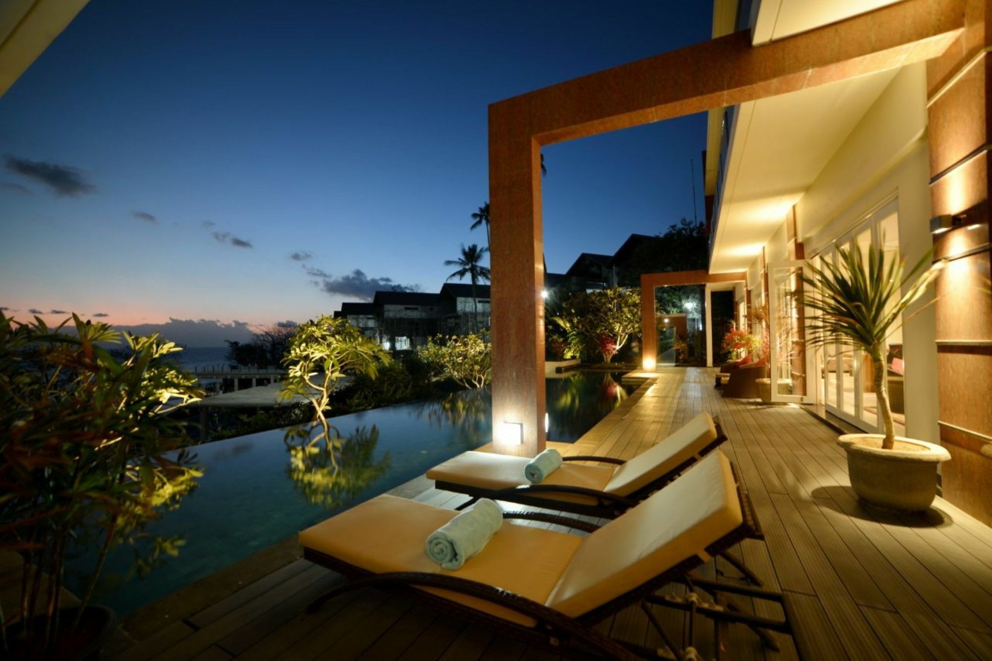 Rajavilla Lombok Resort - Seaside Serenity Senggigi Buitenkant foto